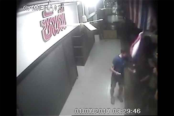 Thailandia due italiani strappano bandiera a Krabi arrestati