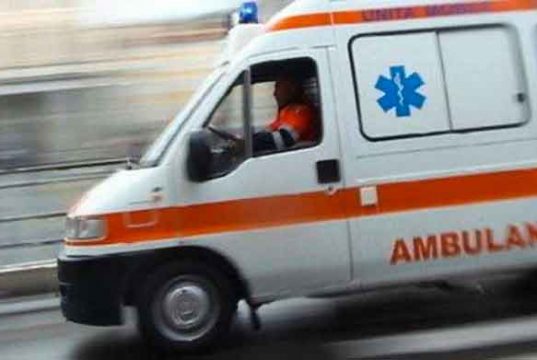 Travolto e schiacciato da un rimorchio: operaio 56enne morto nell’Imperiese Auto si cappotta in corso Europa: bimbo di 40 giorni in codice rosso al Gaslini