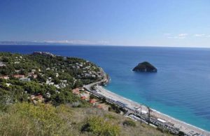 Bergeggi, ultimo giorno di scuola in piazza per gli alunni di 5^ elementare