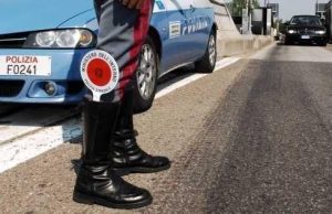 In ebbrezza fermato dalla Stradale prima della guida di un pullman di bambini