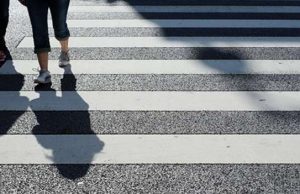 Corso Podestà, omicidio stradale: 78enne genovese investe pedone sulle strisce. Indagato