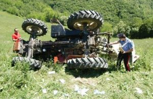 Ad Albenga 63enne muore travolto da un trattore