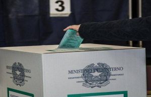 Bollottaggi in Liguria, affluenza alle urne alle 12 in leggero calo