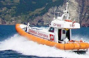 Motore in avaria, la Guardia Costiera della Spezia recupera natante