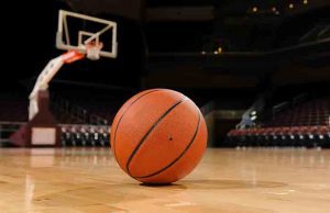 Basket, arbitro fischia espulsione e viene preso a pugni