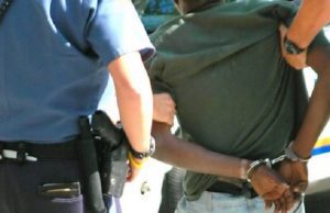 Salita S. Rocchino, africano spaccia droga in pieno giorno: arrestato