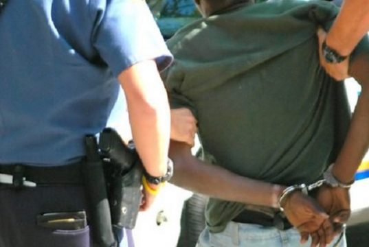 Autoerotismo davanti alla Chiesa, maniaco senegalese arrestato in piazza S. Stefano Caruggi, 20enne senegalese spaccia cocaina e hashish: arrestato