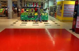 Ora la sinistra difende il piccolo commercio, Sansa: stop ai grandi supermercati