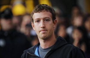 L’azionista James Kacouris denuncia per danni facebook