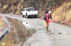Nubifragio e frane in Liguria, consigliere regionale De Paoli fa il cantoniere