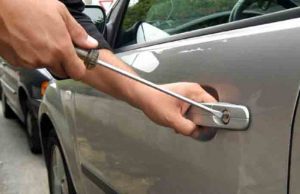 Furti in auto a Savona, Polizia Locale identifica 40enne sinti del campo nomadi Fontanassa Furti nelle auto in centro storico, denunciata una coppia