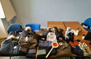 La municipale di Alassio contro il commercio abusivo: diversi sequestri