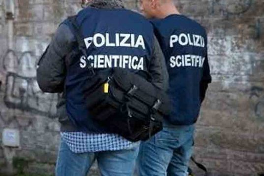 Giallo a Genova Pra’, trovato cadavere di un uomo nel rio Branega La Sepzia, forzano furgone con incassi delle slot: bottino da 15 mila euro