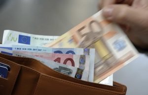 Via Cornigliano, rubano portafoglio a una genovese: arrestati due nordafricani