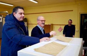 Ameglia, Toti e assessore Giampedrone hanno votato nello stesso seggio