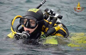 Tragedia alla Spezia, 85enne finisce con l’auto in mare Bayesian affondato, da Genova missione dei sommozzatori esperti dei fondali