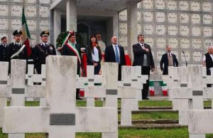 Vaccarezza (FI) e Berrino (FdI) commemorano camice nere e partigiani: basta odio