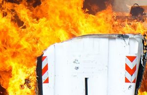 A fuoco cassonetti a Multedo, fiamme spente dai VVF