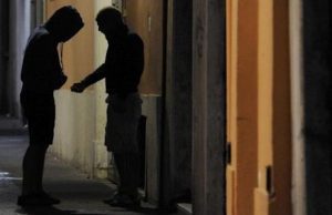 Genova, invia in Nordafrica i soldi dello spaccio di droga: marocchina arrestata