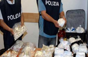 La polizia arresta marocchino con 22 kg di coca e hashish