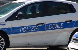 Finale Ligure, fuori senza valido motivo: sanzionati anche sanitari