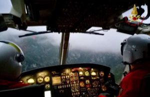 Bimbo cade per tre metri a Riomaggiore: al Gaslini in elicottero