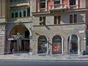 Tenta furto di profumi alla Coin ed aggredisce dipendente e agenti