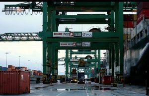 Il terminal genovese Sech compie 25 anni CUB e CLPG contro Bolkestein: venerdì sciopero di 24 ore dei portuali