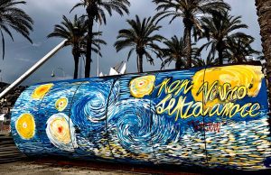 Van Gogh Alive colora il tubo al Porto Antico di Genova