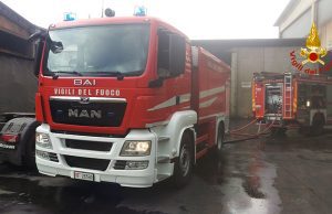 Spento dai VVF incendio rimessaggio di barche sul Magra
