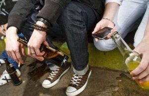 Movida La Spezia, stop vendita alcol alle 21 ma market etnici se ne infischiano: sanzionati Ragazzino con intossicazione da alcol al Villa Scassi, le altre