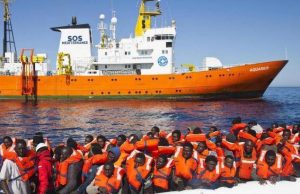 Vittoria per l’Italia, Toti: governi Pd raccontavano frottole e Salvini fa buone cose