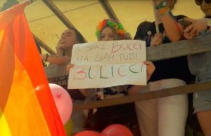 Meno Bucci più bulicci: in 5mila sfilano contro il sindaco (10mila per organizzatori)