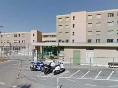Carcere Sanremo, detenuto aggredisce poliziotto e si arrampica sul tetto