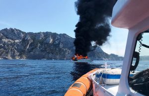Yacht affondato a Porto Venere, scongiurato inquinamento