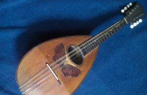 Genova riceve in dono due preziosi mandolini