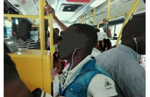 Razzismo, ghanese picchia studente sul bus: bianco di m…. mettiti da parte