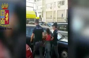 Due nomadi tentano furto in appartamento: pizzicate dalla polizia