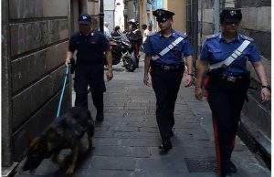 Via San Donato, senegalese trovato con smartphone rubato e hashish: arrestato