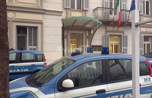 A Coldirodi manifesto in vista nella sede del Pd con indicazioni al voto, fatto rimuovere Si avvicina alla ex malgrado divieto: arrestato a Sanremo