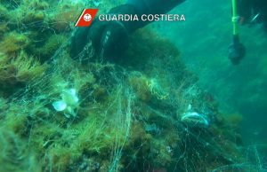 Recuperata dalla Capitaneria rete fantasma nei pressi dell’Isola del Tino | Foto
