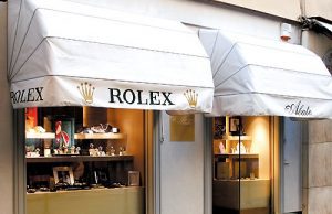 Sanremo, rapina a mano armata in gioielleria davanti Casinò: fuggiti indisturbati