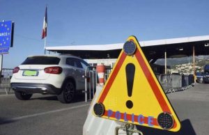 Ventimiglia, Gendarmerie ferma tutti per respingere i migranti: dispettucci di Macron