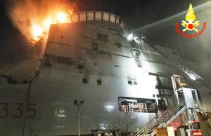 Muggiano, fiamme nave militare Vulcano spente | Foto