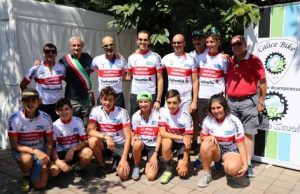 Grande ciclismo a Carbuta di Calice Ligure