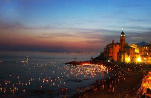 Camogli, la Stella Maris con i lumini in mare e non solo