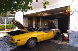 A fuoco auto a Borgio Verezzi, VVF sul posto
