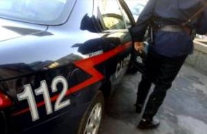 Pensa che lo voglia avvelenare: 78enne spara a badante russa e poi si uccide Principe terra di nessuno: tabaccaio rapinato e accoltellato in pieno giorno