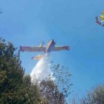 Arnasco, nella notte ha ripreso vita incendio: sul posto canadair