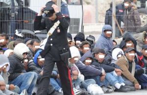 Migranti clandestini dalla Libia, smantellato traffico ad Alassio: arrestati 6 bengalesi